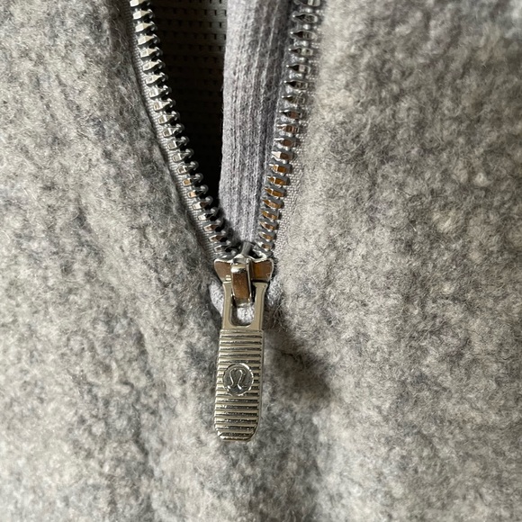 Lululemon stand out Sherpa 1/2 zip - Picture 5 of 7